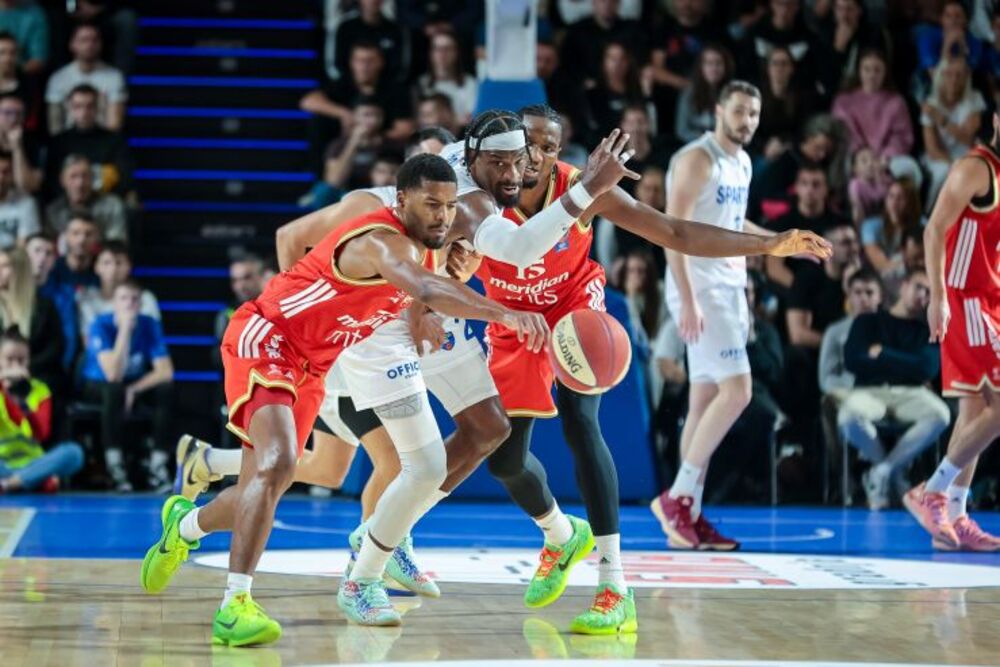 Džered Batler na utakmici Spartaka i Crvene zvezde u Subotici