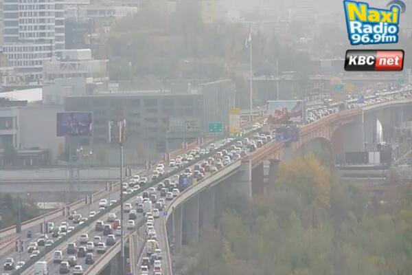 POTPUNI HAOS U OVIM DELOVIMA BEOGRADA OD JUTROS: Kilometarske kolone, vozila bukvalno mile (FOTO)