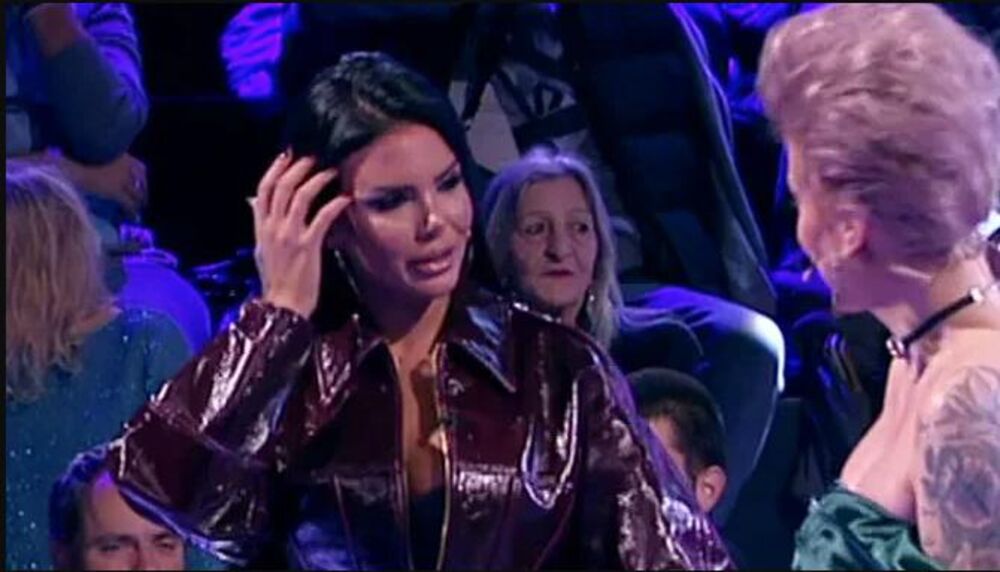 SINOĆ JE EMITOVANA NAJPOTRESNIJA SCENA NA PINKU! Kleknula ispred sina, a onda je nacija BRIZNULA U PLAČ