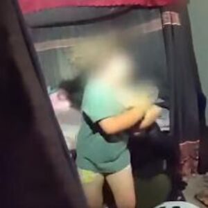 POKUŠAO NOŽEM DA ZAKOLJE SEDMOGODIŠNJEG BRATA, PA POPIO METAK U GLAVU! Kamere zabeležile HOROR! (UZNEMIRUJUĆE)