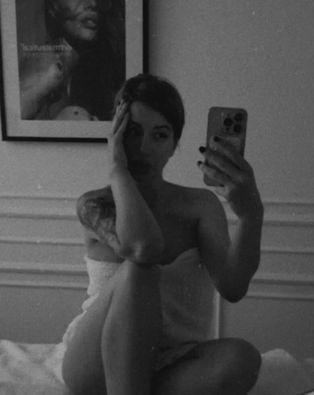 VODITELJKA PINKA OSVANULA GOLA! Prizor samo za PUNOLETNE, preko nje STVAR koju muškarci žele da STRGNU