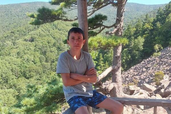 Denis svojim izgledom sve zbunio i nema šanse da pogodite koliko godina ima! Ljudi u neverici kad čuju da je...