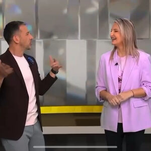 "KOMŠIJA, KOMŠIJA, DOK TI ŽENA U BAŠTI TI SE..." Voditelj nije mogao da izdrži - skočio pa šokirao koleginicu