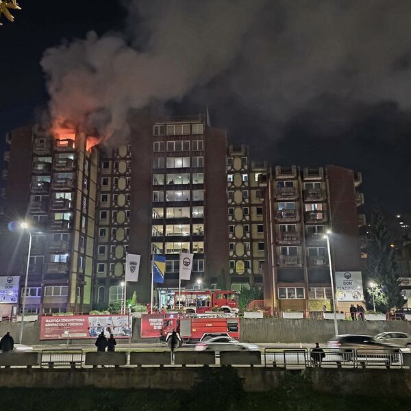 Preminule još dve osobe od posledica strašnog požara u Domu penzionera u Tuzli: Broj žrtava porastao na 15!