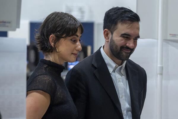 OVO JE SUPRUGA MUSLIMANA KOG TRAMP NE MOŽE DA SMISLI OČIMA! Isplivali detalji o prvoj dami Njujorka, jedno šokira!