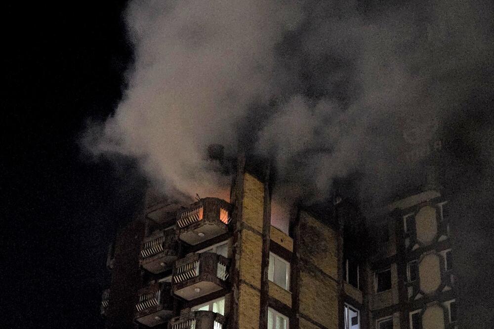 Još jedna osoba preminula od posledica požara u Domu penzionera u Tuzli: 35 osoba povređeno, četiri na respiratoru!