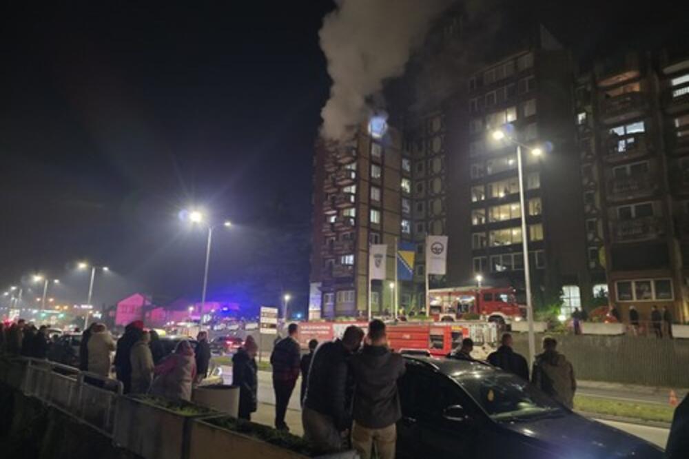 Zapaljene sveće za 12 žrtava stravičnog požara: Plamen progutao Dom penzionera, jedna stvar je i dalje nejasna