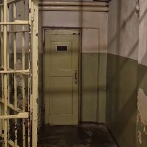 MARKO UŠAO U NAJJEZIVIJU SOBU U KGB PODRUMU, ONO ŠTO JE ZATEKAO UNUTRA... Prizori će vas slediti na mestu! (VIDEO)