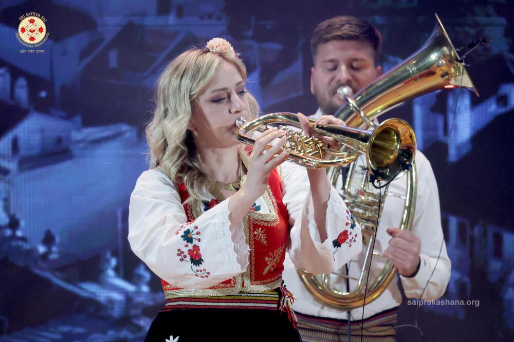 Orkestar Danijela oduševio publiku u Indiji na svetskom festivalu &bdquo;One World, One Family&ldquo;