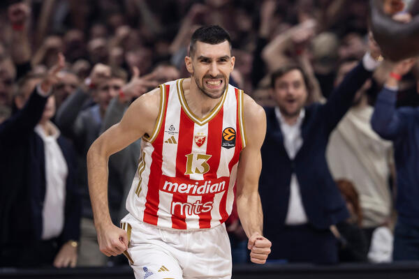 Zvezda uništila Panatinaikos u paklu "Arene": Obradovićev drim tim ruši sve pred sobom!