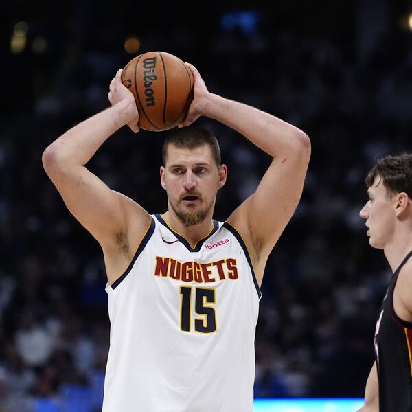 Nikola Jokić na vrhu, svi mu gledaju u leđa!