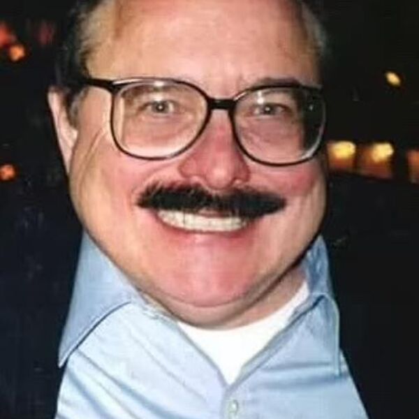 PAVLOVIĆ VRTEO BOGATAŠE OKO MALOG PRSTA: Preko supruge dobio MOĆ, a svoje fantazije u krevetu ispunjavao sa NJOM!