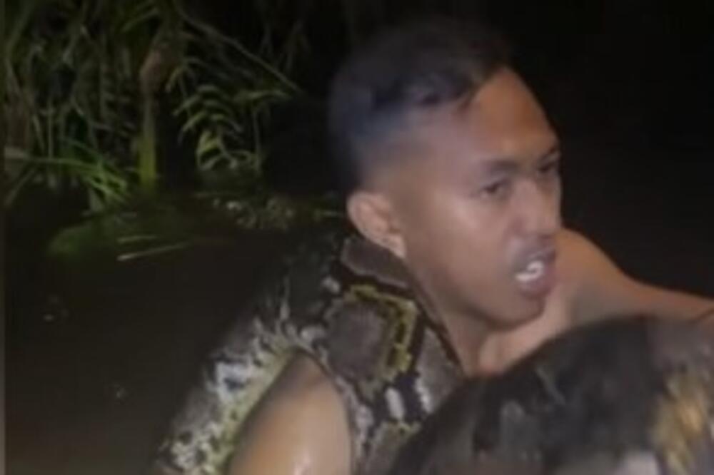 Čovek za dlaku izbegao smrt: DŽINOVSKA NEMAN mu se obmotala oko vrata, pogledajte zastrašujuću borbu (VIDEO)