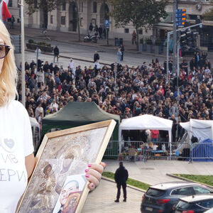 Blokirana raskrsnica Takovske i Bulevara kralja Aleksandra! Dijana Hrka još uvek štrajkuje glađu