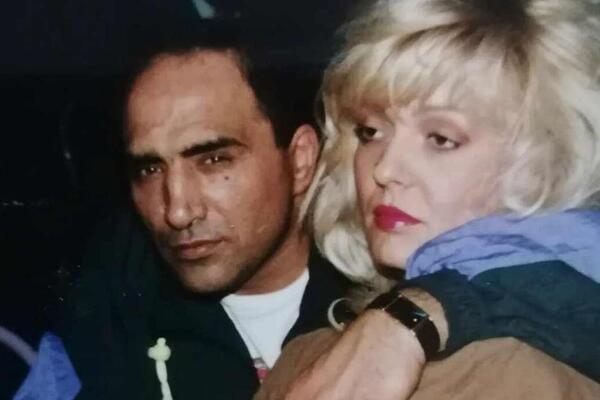 PLJUNUO ARKANOVU SLIKU, NJEGOVI "TIGROVI"GA PREBILI A ONDA NAĐEN SAZIDAN! Zbog brata pevača uradio šok stvar