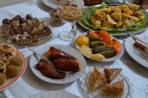 "UGAONA GARNITURA IZNEŠENA, KLUPE UNEŠENE": Srbin pokazao kako prosečna srpska porodica sprema slavu, pa ovo je HIT