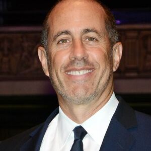 DANAS DEKA, A NEKAD PRETEČA TRENDA ZABAVLJANJA SA DUPLO MLAĐIM! U 39-oj zaveo SREDNJOŠKOLKU, mediji eksplodirali