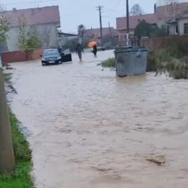 Posle strašnih poplava u Leskovcu, domaćinstva i dalje pod vodom! Izlili se kanli i reke, upućen apel meštanima!