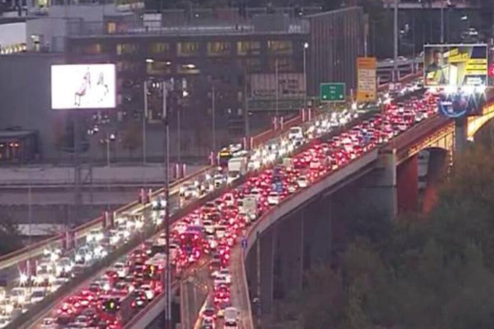 Ogroman saobraćajni kolaps u Beogradu: Vozači besni jer ne mogu da prođu ovim delovima prestonice