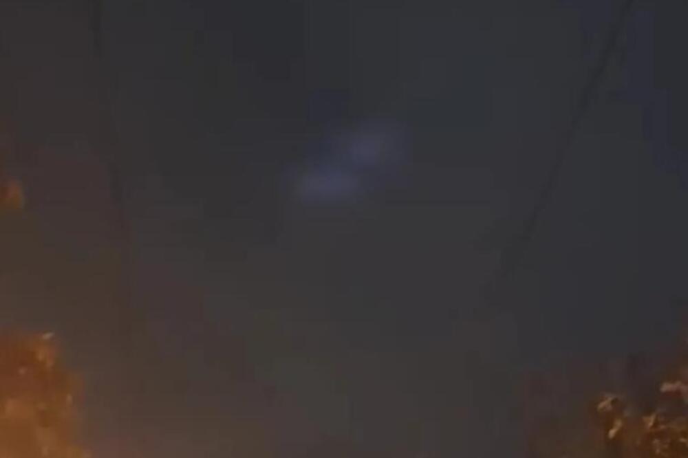 Šta je ovo na nebu u Šapcu? Sve je snimljeno kamerom, ljudi gledaju u čudu (VIDEO)
