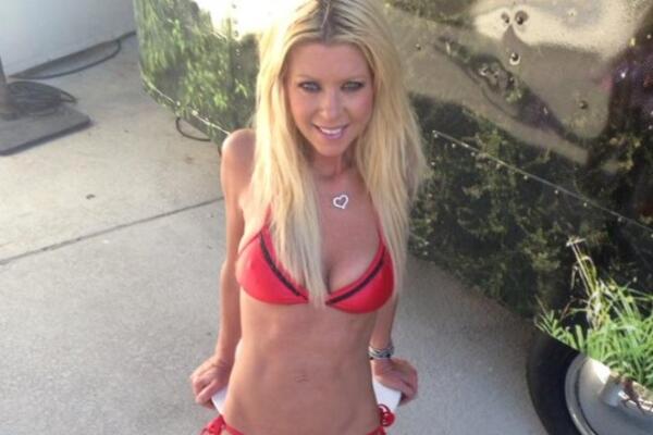 MOŽETE JOJ KOST BROJATI KOLIKO JE MRŠAVA! Tara (50) bila u VRELIM SNOVIMA SRBA - sad kažu da je "hodajući KOSTUR"