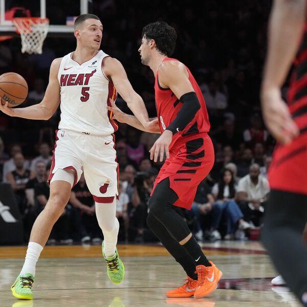 Nikola Jović plesao sa tripl-dablom i 30 poena (Video)