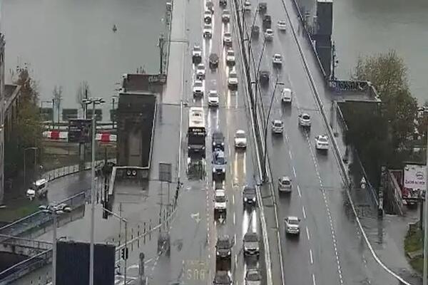 Beograd pred praznik je kao "Walking Dead zona": Nema gužve u saobraćaju, Srbi spojili sve što se može spojiti FOTO