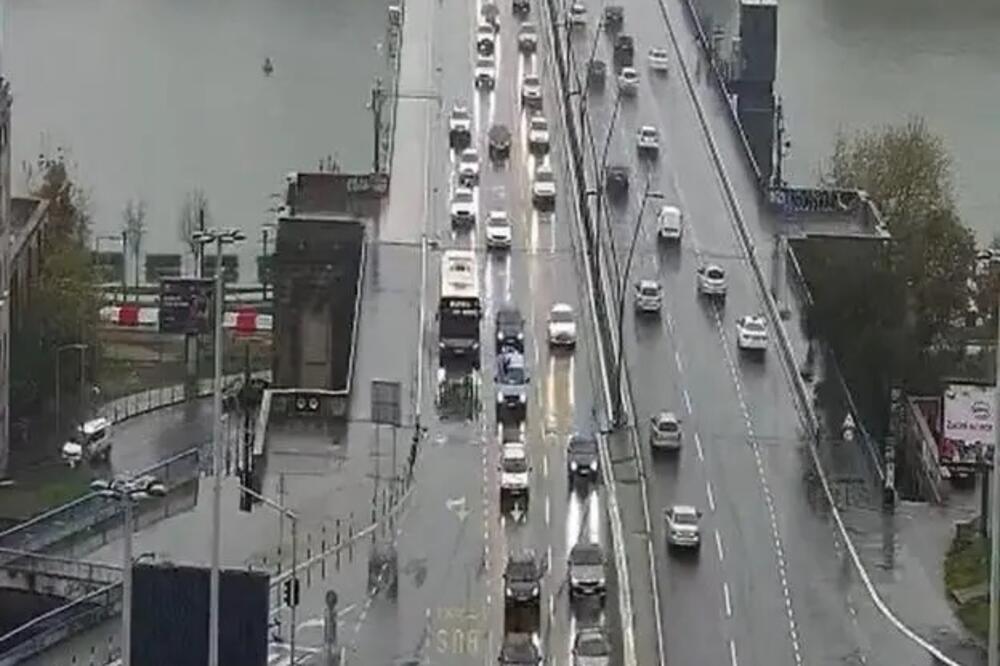 Beograd pred praznik je kao "Walking Dead zona": Nema gužve u saobraćaju, Srbi spojili sve što se može spojiti FOTO