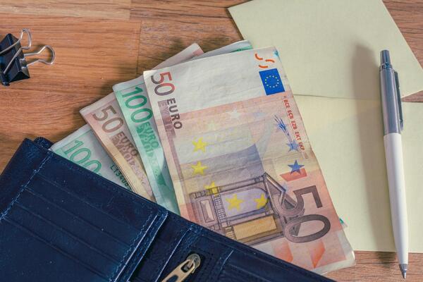 Ako vidite ovakve novčanice, ni u ludilu ih ne uzimajte: Pojavio se lažni novac u komšiluku, jedan znak ih odaje!