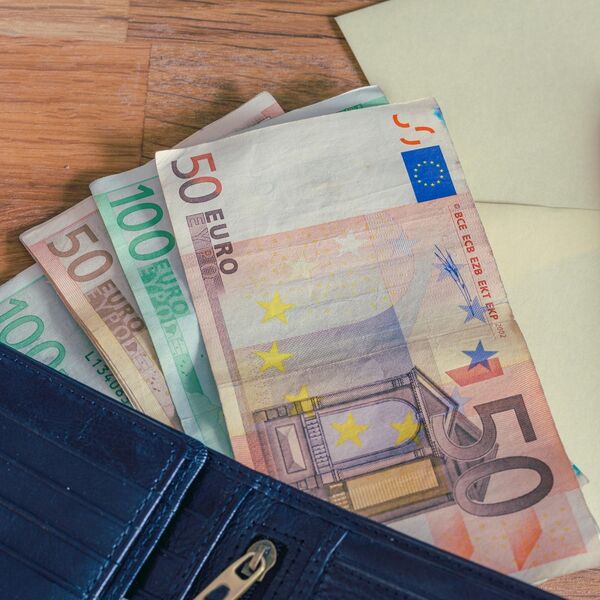 Ako vidite ovakve novčanice, ni u ludilu ih ne uzimajte: Pojavio se lažni novac u komšiluku, jedan znak ih odaje!