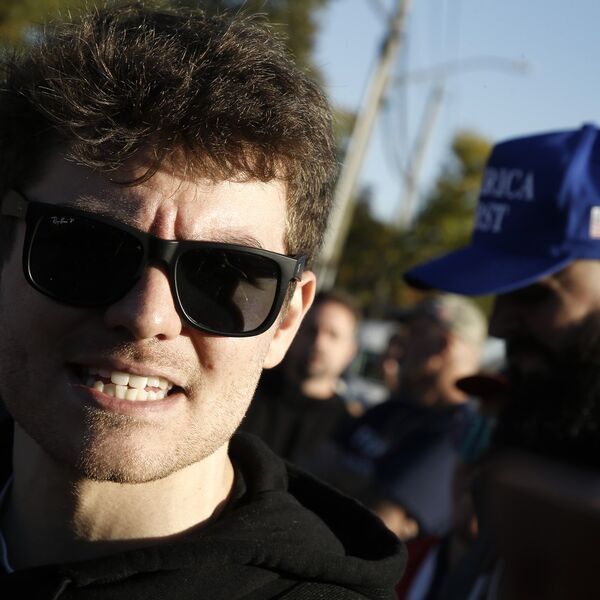 DA LI JE OVO NAJOPASNIJI ČOVEK U AMERICI? Ima 27 godina, a uspeo je da šokira celu naciju! Tvrdi da je HOLOKAUST...