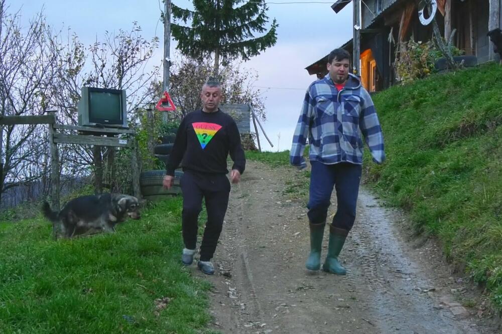 MILENKO POKLANJAO DEDOVINU KAKO BI SE DOSELIO BAR 1 ČOVEK: Nemanja mu verovao i sad mu niče kuća na TROMEĐI! (FOTO)