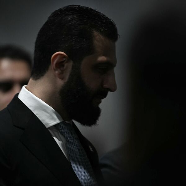 Sprečen atentat na predsednika Sirije! Al-Šara za dlaku izbegao smrt, zavera otkrivena uoči sastanka sa Trampom!