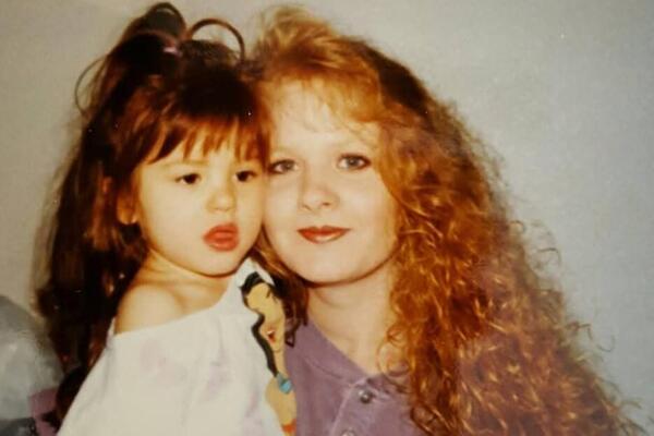 "MOJE DETE STAJALO JE SKLUPČANO PRED ČOVEKOM KOJI..." Stavila kamere u ćerkinu sobu, pa se SLEDILA OD UŽASA!