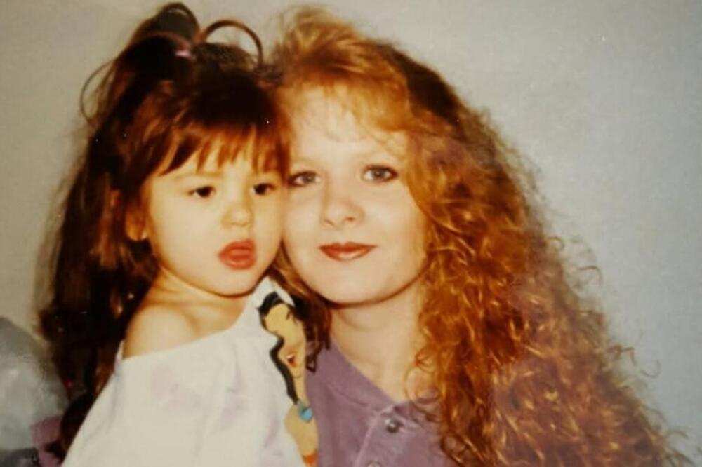 "MOJE DETE STAJALO JE SKLUPČANO PRED ČOVEKOM KOJI..." Stavila kamere u ćerkinu sobu, pa se SLEDILA OD UŽASA!