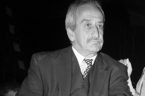 A GDE JE VERICA? Na kuću stavljena UMRLICA Rajka Šerifovića, a potpisuju je samo DVA IMENA