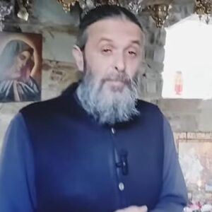 SVEŠTENIK U KOG NIKO NIJE SUMNJAO SADA OPTUŽEN ZA DILOVANJE DROGE: Snimao se za mreže, a crkvu pretvorio u ŠTEK!