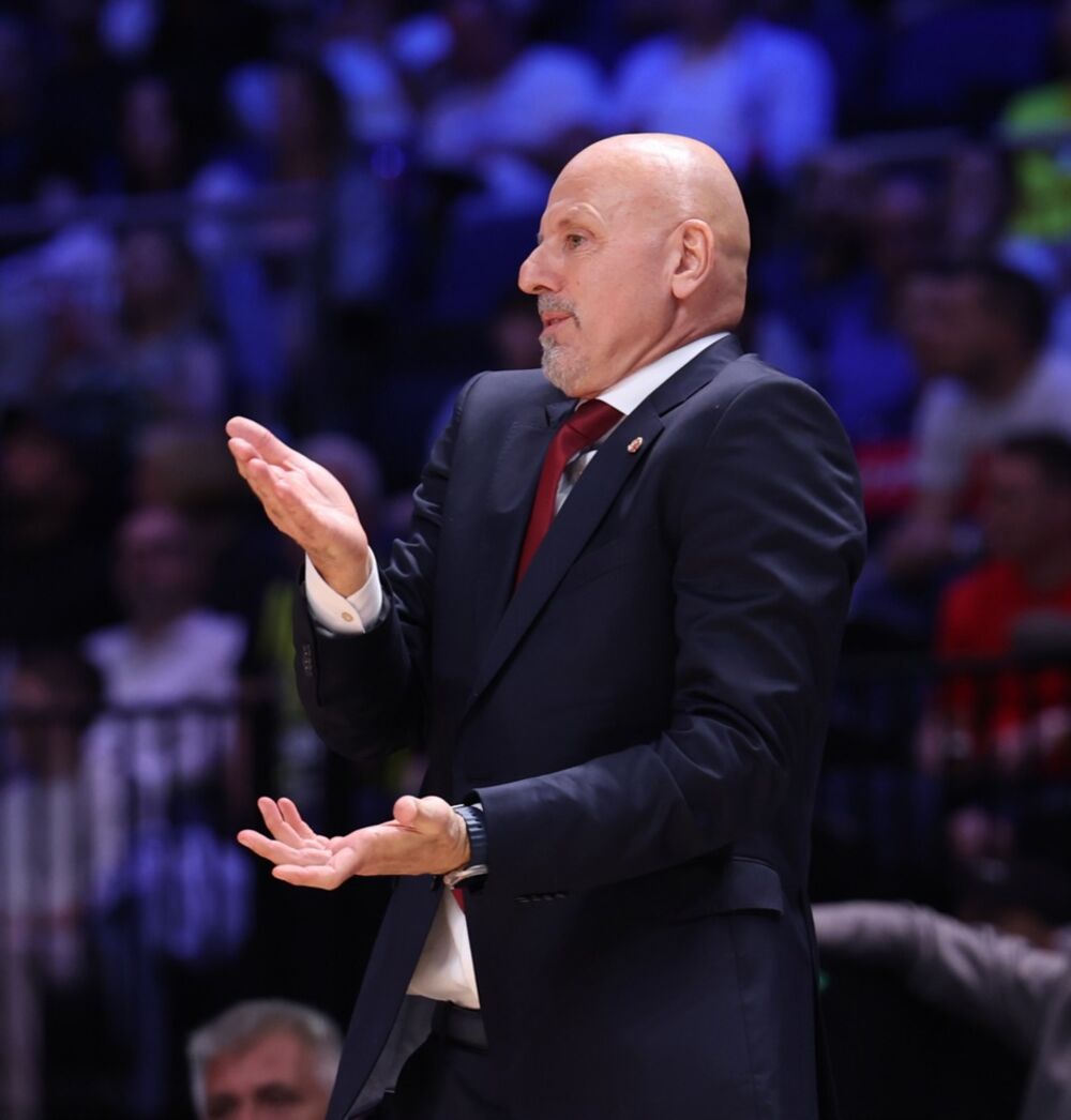 Saša Obradović na utakmici Dubaija i Crvene zvezde