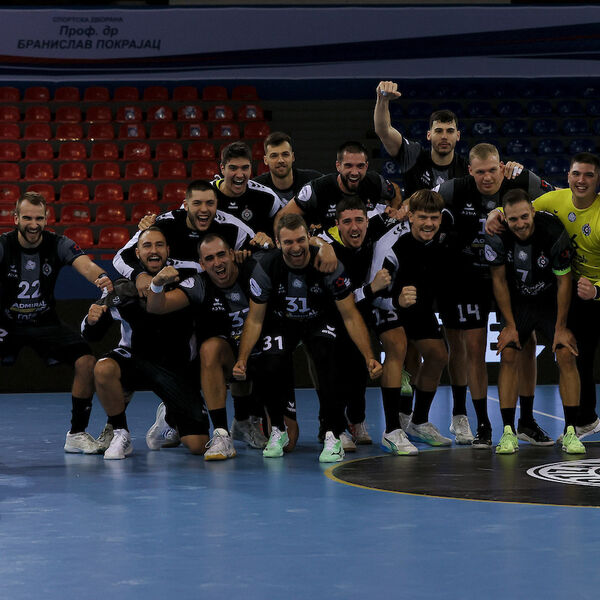 Andrej Trnavac briljirao na golu u Partizanovoj pobedi nad Ademar Leonom (Video/Foto)