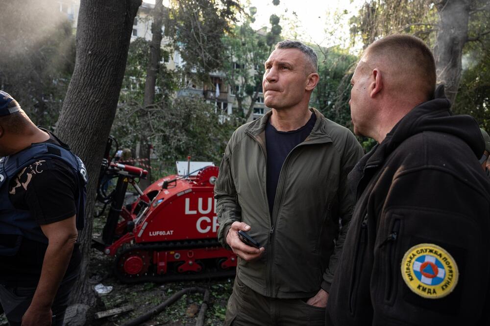 ŠTA BI SAD OVO?! Kličko vratio Zelenskog na fabričko, i to javno! Izneo SKANDALOZNE STVAR NA VIDELO, ovo se KRILO!