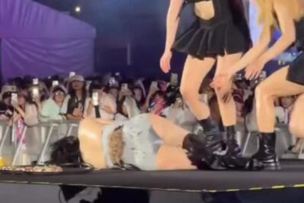 UZNEMIRUJUĆI SNIMAK! PEVAČICA (33) SE SRUŠILA NASRED BINE! Pala kao mrtva, pa je iznosili