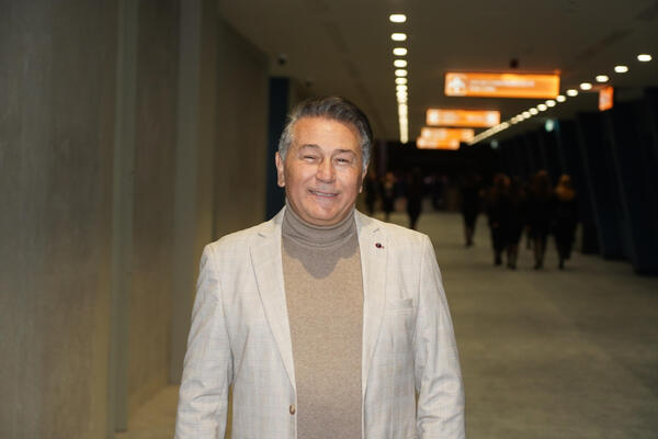 HITNO PREKINUT KONCERT HALIDA MUSLIMOVIĆA! Obezbeđenje DOJURILO do pevača, evo ko je ULETEO na binu