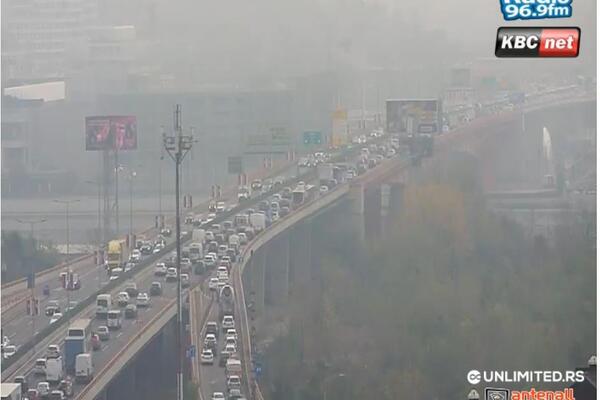 SRBI SE VRATILI SA MINI ODMORA, KOLAPS U CELOM BEOGRADU: Kolone na mostovima, nikad gori JUTARNJI ŠPIC! (FOTO)