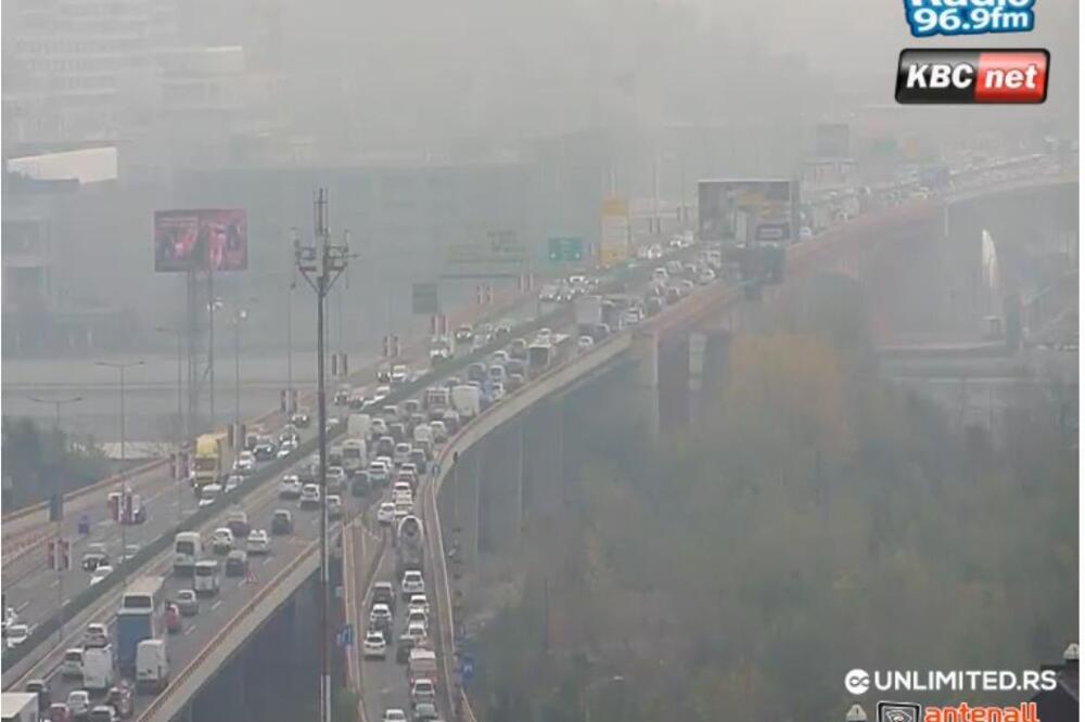 SRBI SE VRATILI SA MINI ODMORA, KOLAPS U CELOM BEOGRADU: Kolone na mostovima, nikad gori JUTARNJI ŠPIC! (FOTO)