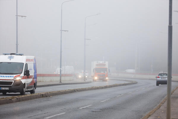Upozorenja sa svih strana: Magla urniše ovaj deo Srbije, prst pred okom se ne vidi, vozačima upućen poseban apel!