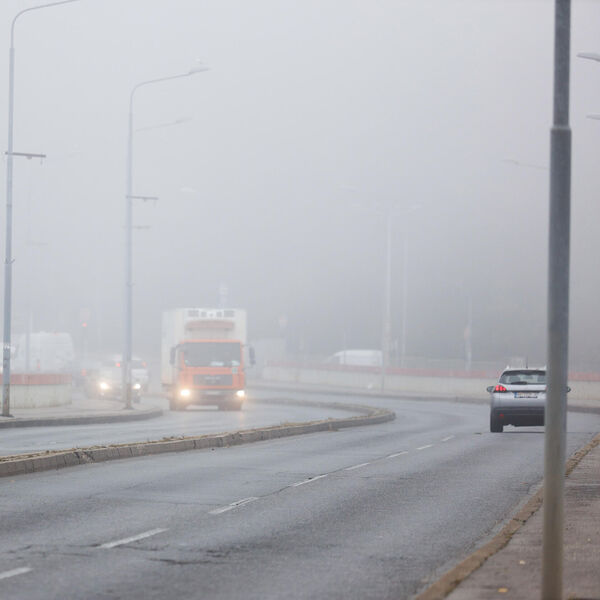 Zbog magle smanjena vidljivost na OVIM putnim pravcima! AMSS ima važno upozorenje za sve vozače danas!
