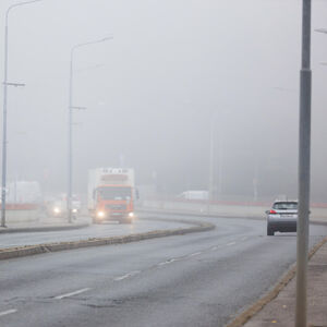Upozorenja sa svih strana: Magla urniše ovaj deo Srbije, prst pred okom se ne vidi, vozačima upućen poseban apel!