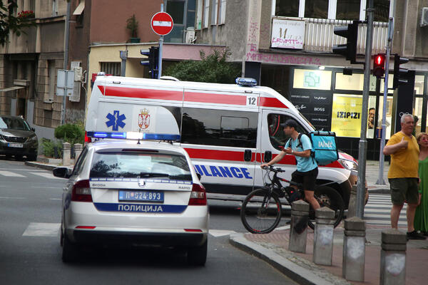 BIO NA STUBU I PAO, A ONDA JE KAMION POVUKAO KABLOVE - UMRO NA LICU MESTA! Poginuo radnik u Grockoj