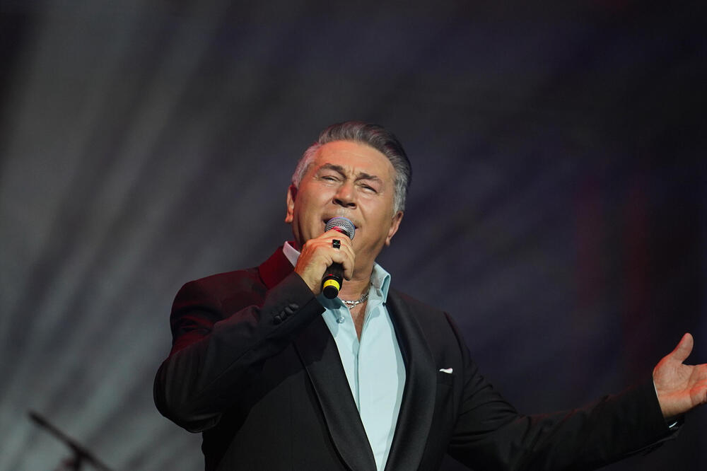 Decenijama su zajedno, a mnogi ne znaju da je ova pevačica žena Halida Muslimovića: Lepotom je očarala sve