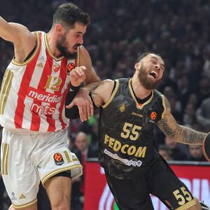 Bomba: Stiže Majk Džejms?